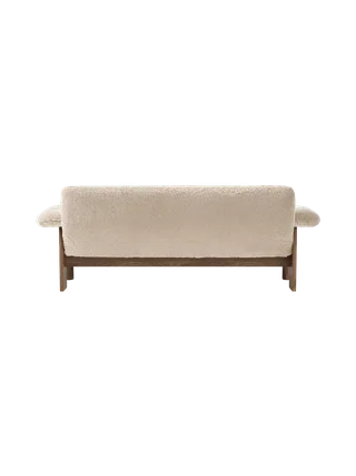 Brasilia Sofa van Audo Copenhagen in Walnut, Sheepskin Root, Sheepskin – productfoto 4 van 20