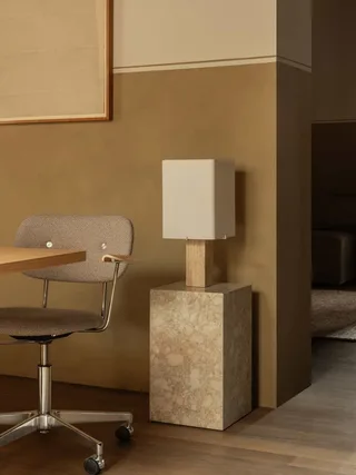 Nonna Table Lamp van Audo Copenhagen in H30, Travertine – sfeerfoto 6 van 13