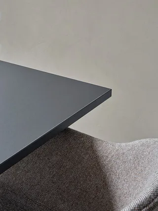 Harbour Column Bar Table van Audo Copenhagen in Star base, Ø: 60 cm, Estremoz Marble – sfeerfoto 4 van 7