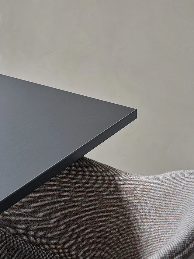 Harbour Column Bar Table van Audo Copenhagen in Star base, Ø: 60 cm, Estremoz Marble – sfeerfoto 4 van 7