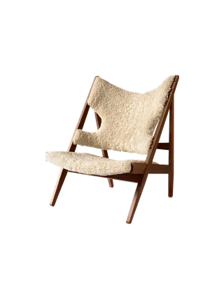 Knitting Lounge Chair de Audo Copenhagen en Sheepskin Sahara, Walnut, Sheepskin – photo du produit 31 sur 37