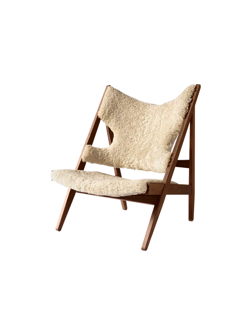 Knitting Lounge Chair de Audo Copenhagen en Sheepskin Sahara, Walnut, Sheepskin – photo du produit 31 sur 37