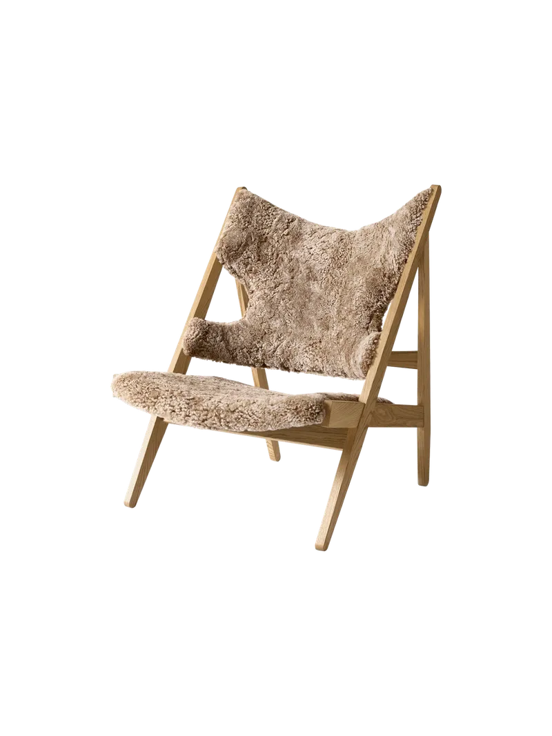 Knitting Lounge Chair de Audo Copenhagen en Sheepskin Sahara, Walnut, Sheepskin – photo du produit 21 sur 37