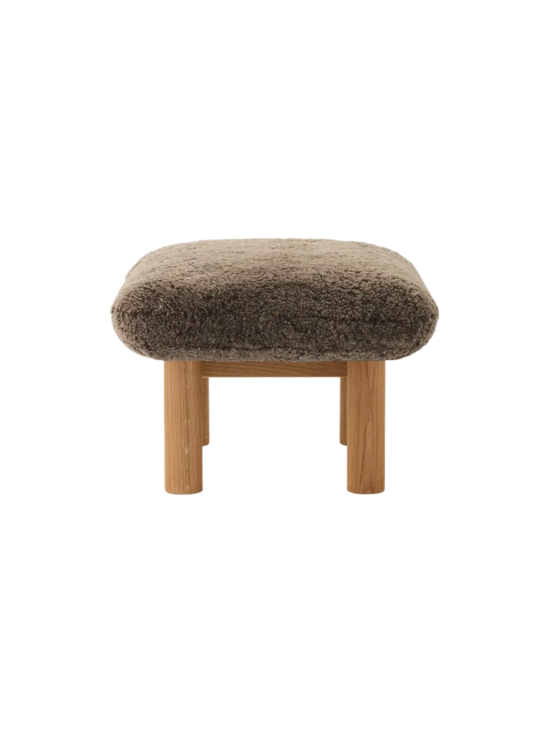 Brasilia Ottoman von Audo Copenhagen in Dark Stained Oak, Sheepskin Root, Sheepskin – Produktfoto 16 von 22