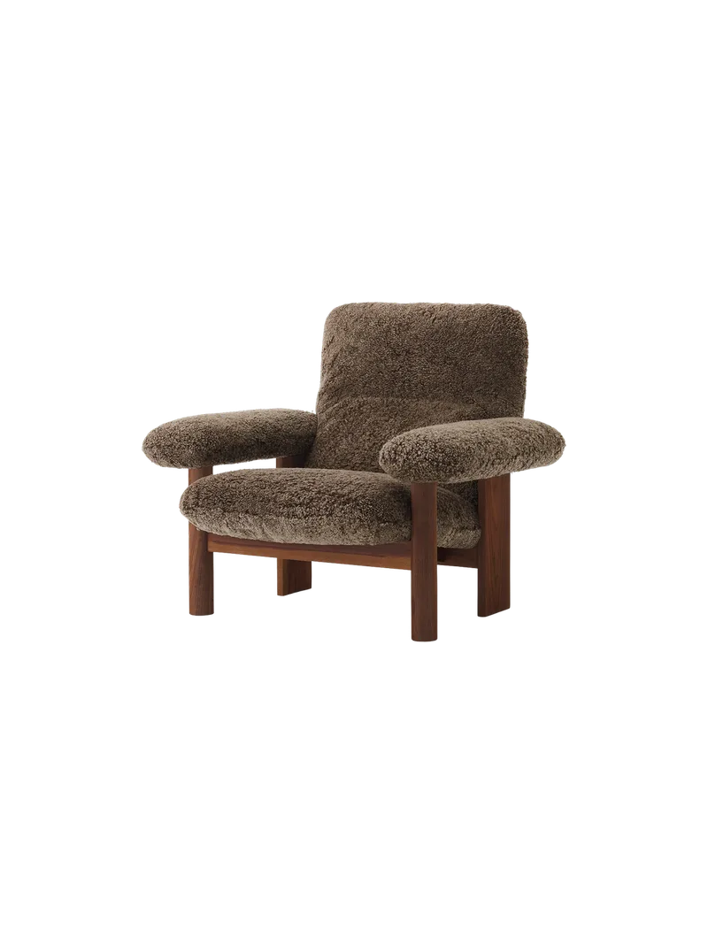 Brasilia Lounge Chair by Audo Copenhagen in Dark Stained Oak, Sheepskin Nature, High Back, Sheepskin – product photo 25 of 30