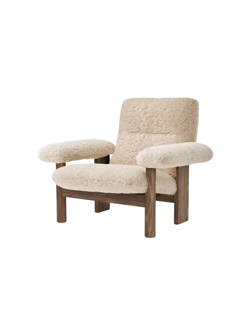 Brasilia Lounge Chair by Audo Copenhagen in Dark Stained Oak, Sheepskin Nature, High Back, Sheepskin – product photo 7 of 30