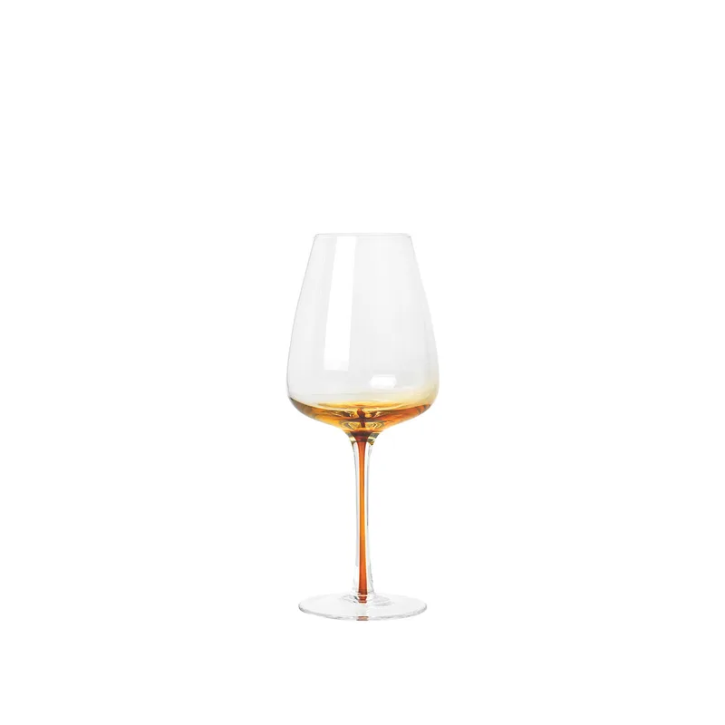 Amber White Wine Glass van Broste Copenhagen – productfoto