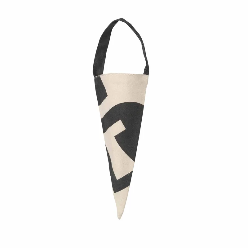 Karla Cone Ornament von Broste Copenhagen – Produktfoto