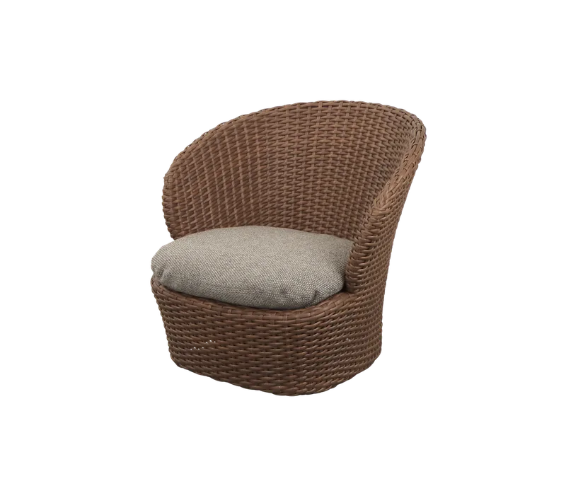 Coast lounge chair w/swivel van Cane-line in Umber brown, large flat peel Weave, Light brown, Rise w/QuickDry & Airflow – productfoto