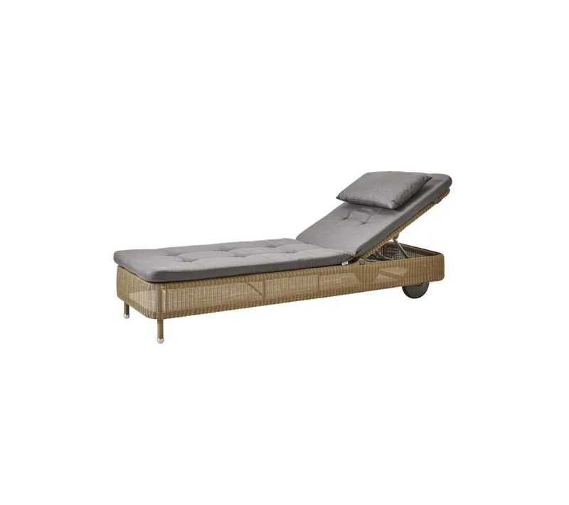 Presley sunbed by Cane-line in Natural, small round Weave, Taupe, Natté w/QuickDry & Airflow – product photo 2 of 2