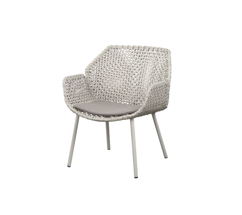 Vibe lounge chair by Cane-line in Sand/dark sand, small cross peel Weave, Taupe, Natté – product photo