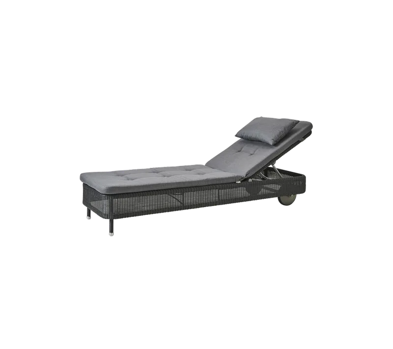 Presley sunbed by Cane-line in Black, small round Weave, None – product photo 1 of 2