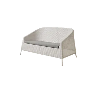 Kingston 2-seater sofa van Cane-line in Sand, small round Weave, Taupe, Natté w/QuickDry & Airflow – productfoto 2 van 2