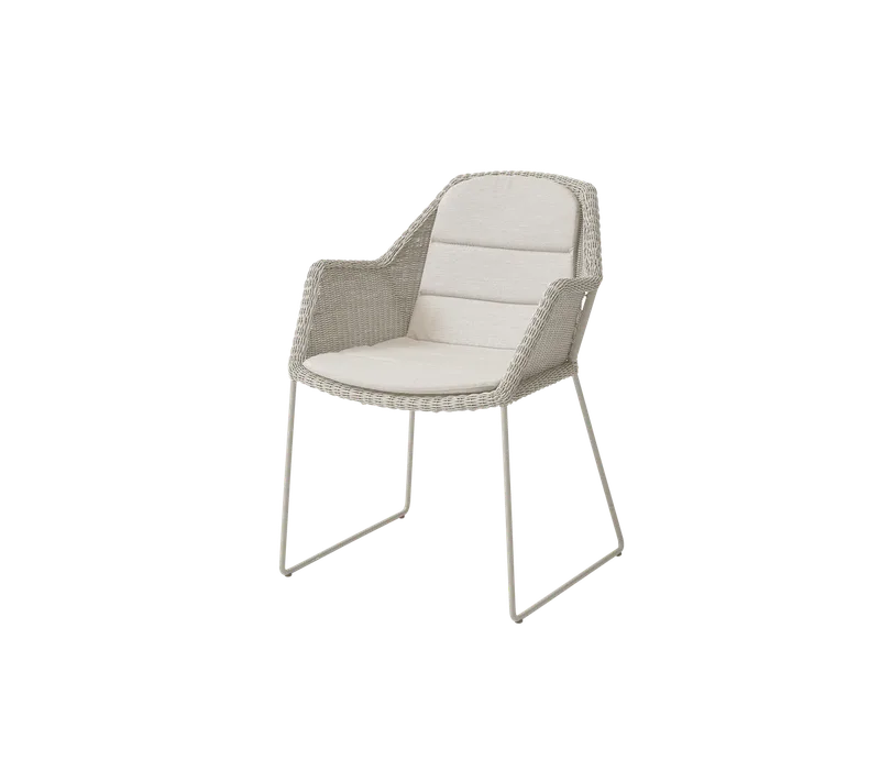 Breeze chair van Cane-line in Sand, small round Weave, Sand, Natté – productfoto