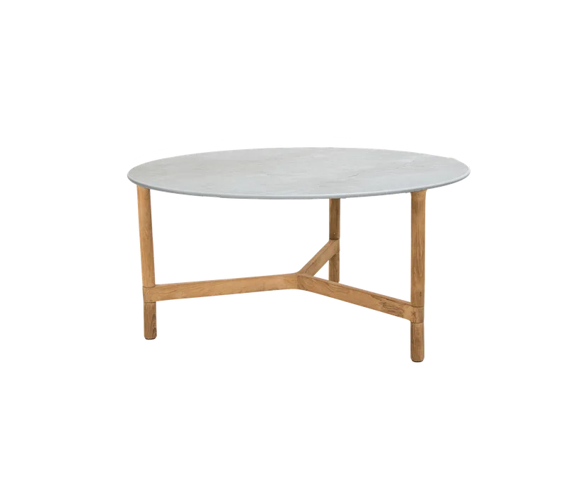 Twist coffee table, large von Cane-line in Teak, Fossil grey, ceramic – Produktfoto