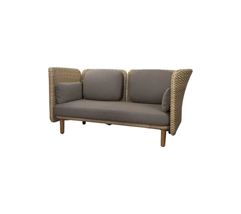 Arch 2-seater sofa w/low arm/backrest von Cane-line in Natural/taupe, large flat peel Weave incl. taupe AirTouch w/QuickDry & Airflow – Produktfoto