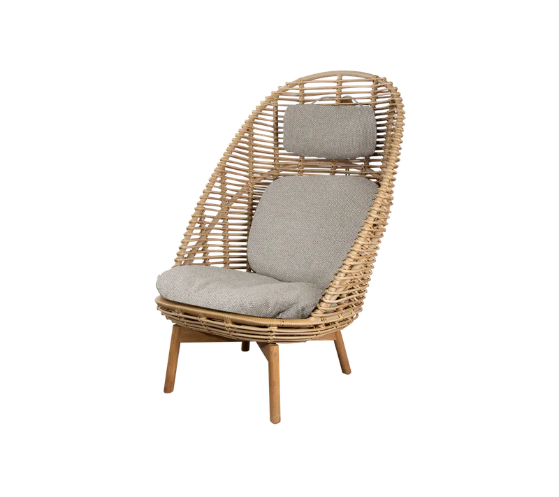 Hive highback chair von Cane-line in Natural, large round sticks Weave w/teak, Light brown, Rise w/QuickDry & Airflow, Light brown, Rise w/QuickDry & Airflow – Produktfoto