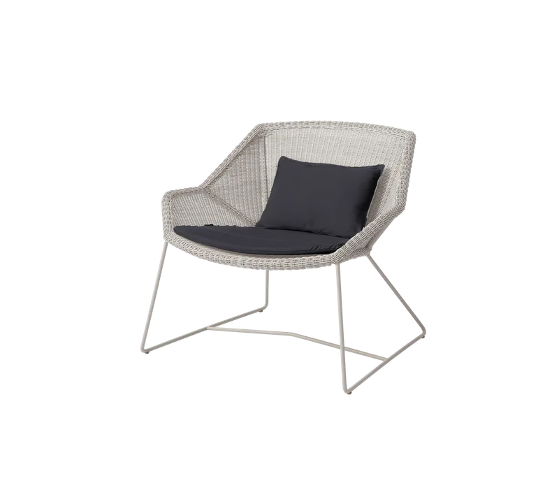 Breeze lounge chair de Cane-line en Sand, small round Weave, Black, Natté – photo du produit