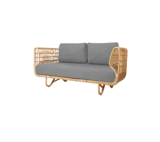 Nest 2-seater sofa, Cushion set von Cane-line in Light grey, Ambience – Produktfoto 1 von 2
