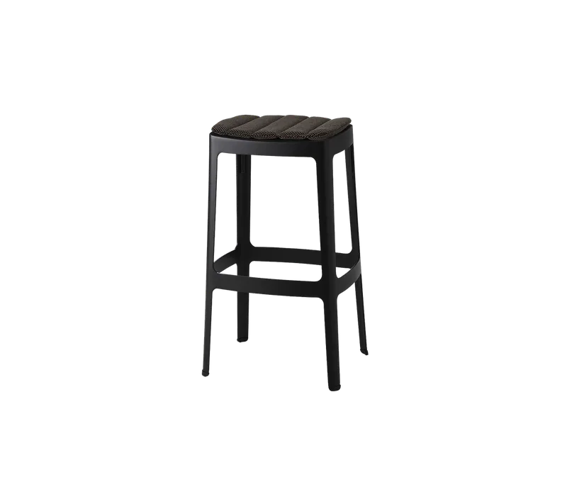 Cut bar chair van Cane-line in Black, aluminium, Dark grey, Focus – productfoto
