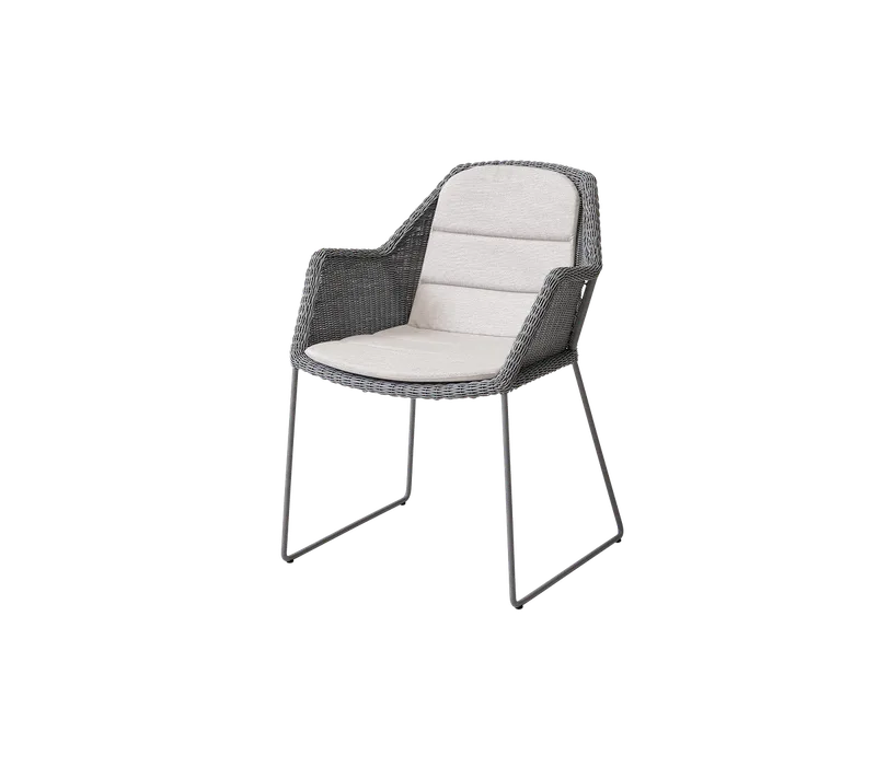 Breeze chair van Cane-line in Light grey, small round Weave, Sand, Natté – productfoto