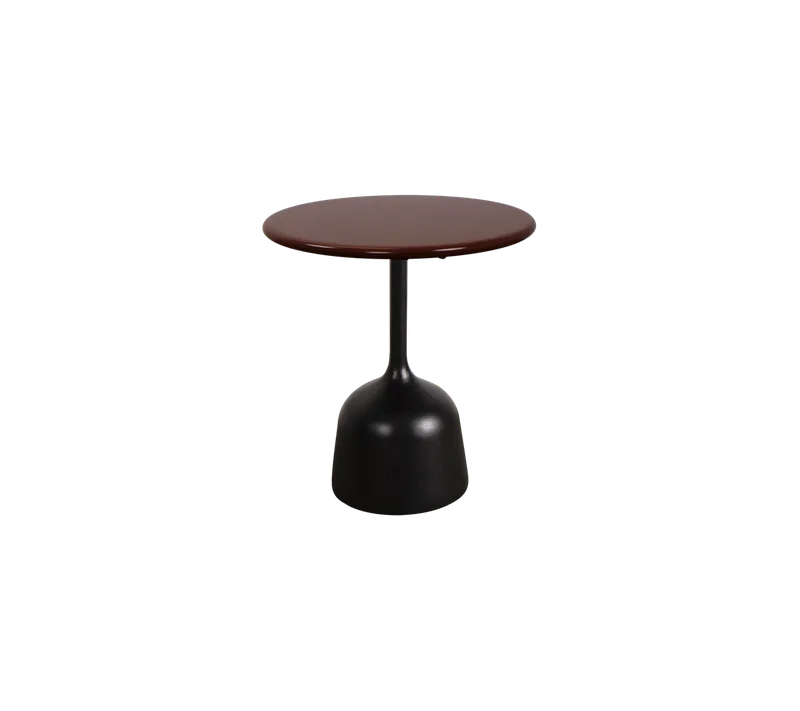 Glaze coffee table, small by Cane-line in Lava grey, semi glossy aluminium, Burgundy, semi glossy aluminium – product photo