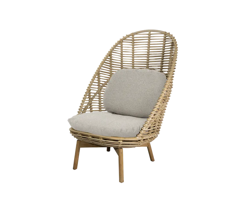 Hive highback chair von Cane-line in Natural, large round sticks Weave w/teak, Desert sand, Rise w/QuickDry & Airflow, Ohne – Produktfoto