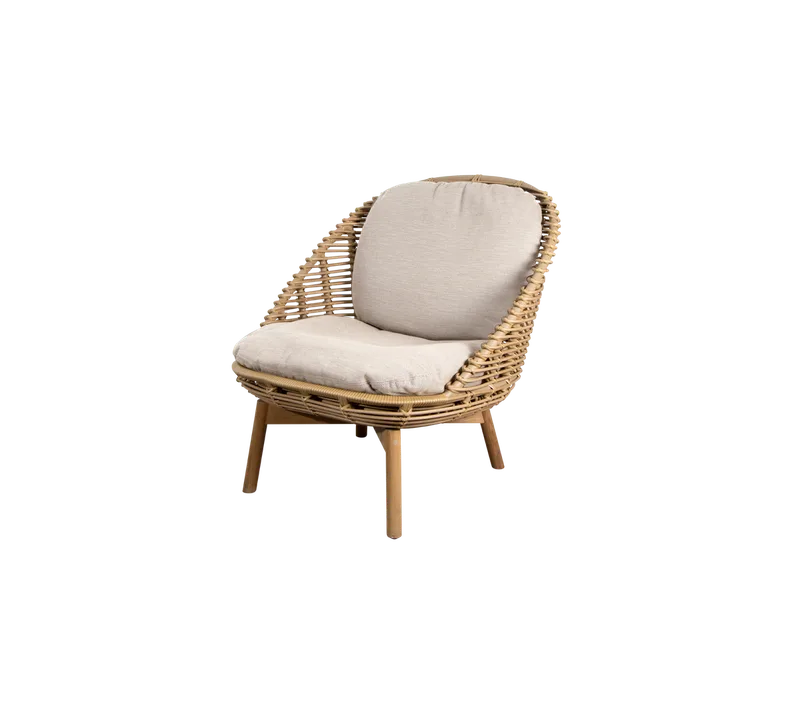 Hive lounge chair de Cane-line en Natural, large round sticks Weave w/teak, Sand, AirTouch w/QuickDry & Airflow – photo du produit