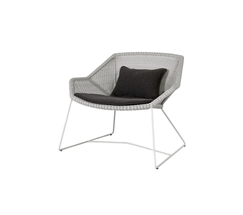 Breeze lounge chair de Cane-line en Taupe, small round Weave, Dark grey, Focus – photo du produit
