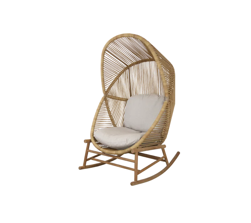 Hive rocking chair von Cane-line in Natural, small round core Weave, Teak, Sand, AirTouch w/QuickDry & Airflow – Produktfoto