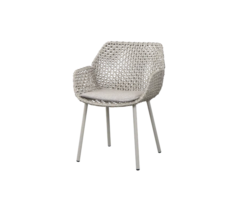 Vibe chair by Cane-line in Sand/dark sand, small cross peel Weave, Light brown, Wove – product photo
