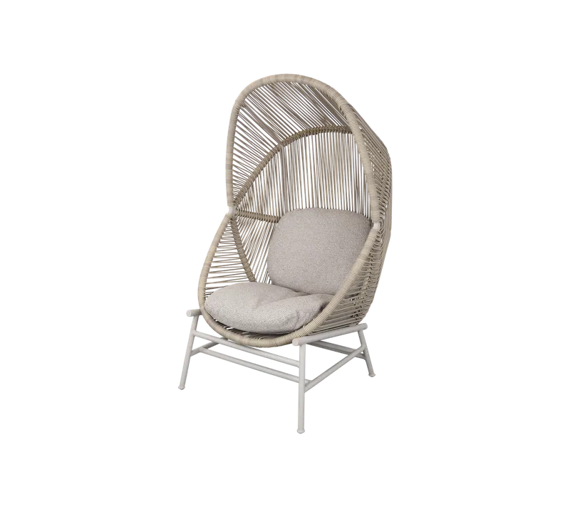 Hive chair von Cane-line in Sand, small round core Weave, Sand, Aluminium, Light brown, Rise w/QuickDry & Airflow – Produktfoto