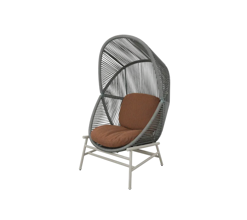Hive chair von Cane-line in Dusty green, small round core Weave, Sand, Aluminium, Umber brown, Rise w/QuickDry & Airflow – Produktfoto