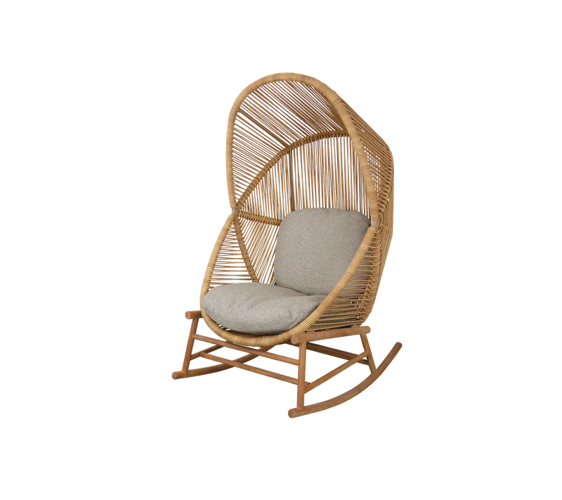Hive rocking chair de Cane-line en Natural, small round core Weave, Teak, Light brown, Rise w/QuickDry & Airflow – photo du produit