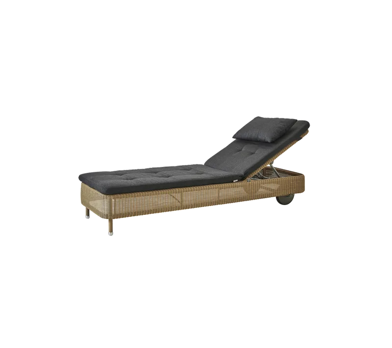 Presley sunbed by Cane-line in Natural, small round Weave, Black, Natté w/QuickDry & Airflow – product photo 2 of 2