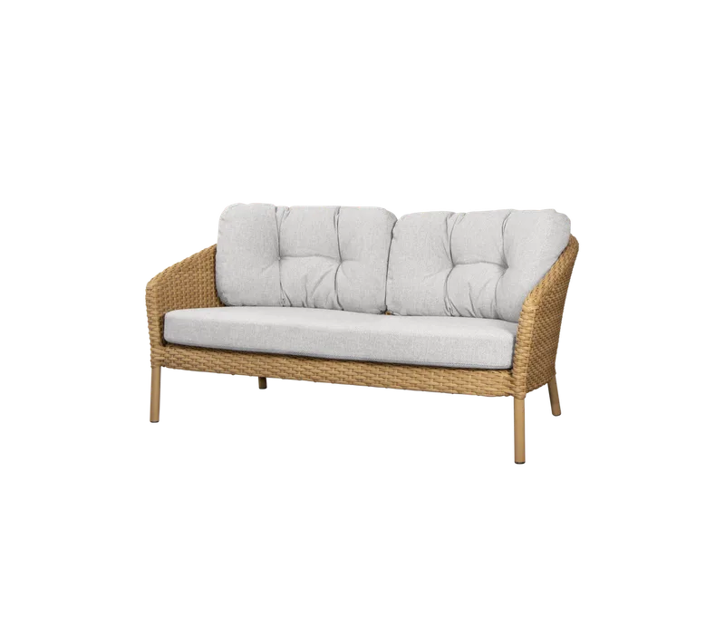 Ocean large 2-seater sofa von Cane-line in Natural, large flat peel Weave, Light brown, Wove w/QuickDry & Airflow – Produktfoto