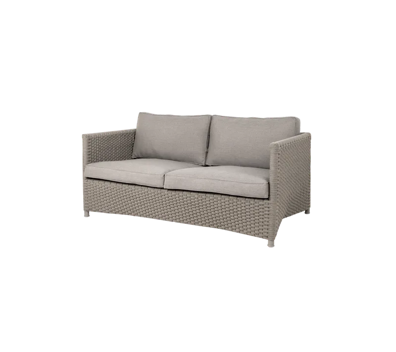 Diamond 2-seater sofa van Cane-line in Taupe, medium flat Soft Rope incl. taupe Natté w/QuickDry & Airflow – productfoto