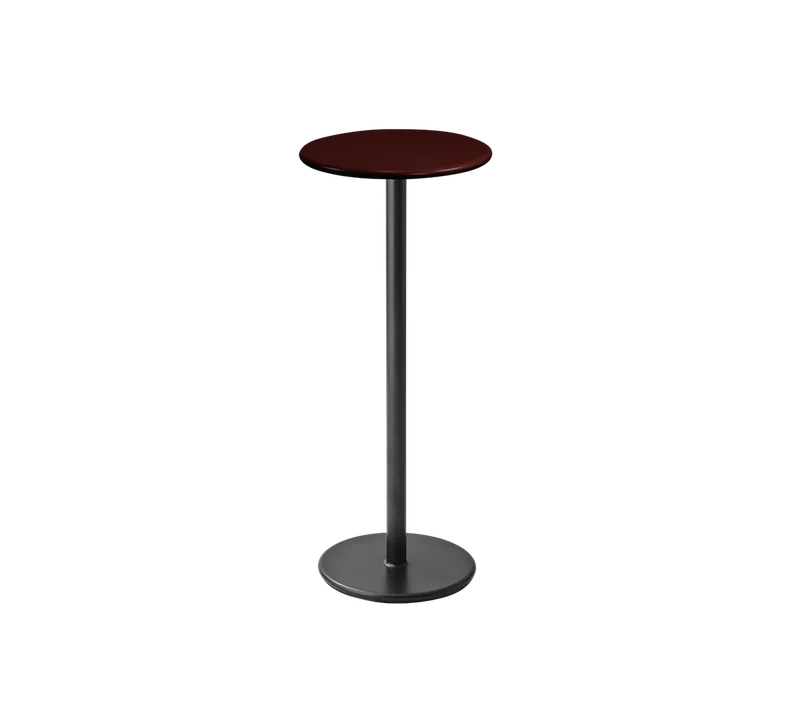 Go bar table dia. 45 cm van Cane-line in Lava grey, aluminium, Burgundy, semi glossy aluminium – productfoto