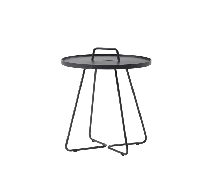 On-the-move side table, large de Cane-line en Black, aluminium – photo du produit