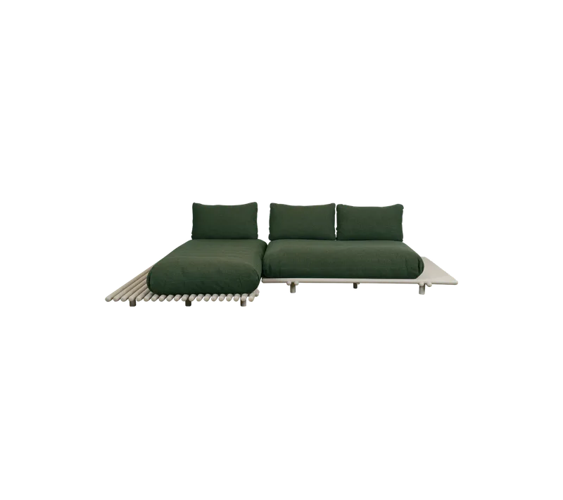 Sticks platform, sofa w/chaise lounge by Cane-line in Sand aluminium incl. dark green Rise w/QuickDry & Airflow – product photo