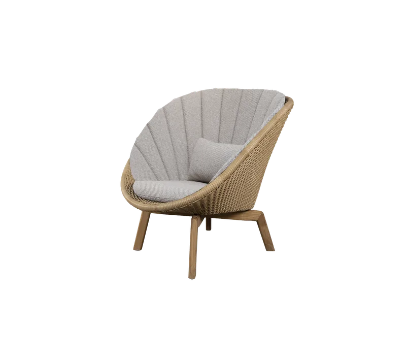 Peacock lounge chair by Cane-line in Natural, large flat peel Weave w/teak, Light brown, Rise w/QuickDry & Airflow – product photo 2 of 2