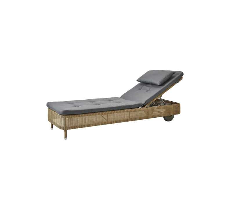 Presley sunbed by Cane-line in Natural, small round Weave, Grey, Natté w/QuickDry & Airflow – product photo 2 of 2