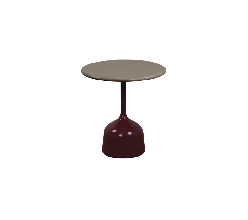 Glaze coffee table, small by Cane-line in Burgundy, semi glossy aluminium, Taupe, semi glossy aluminium – product photo