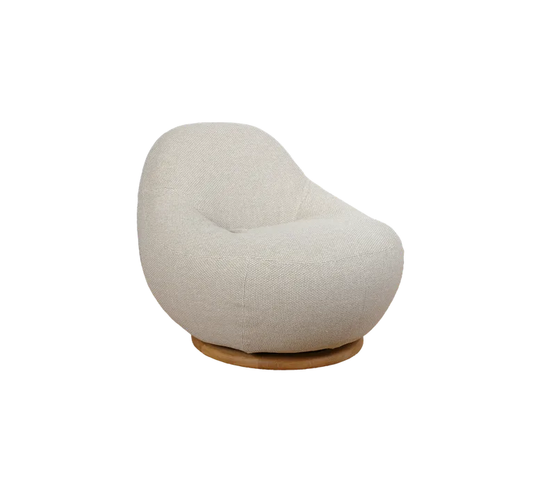 Gem lounge chair w/teak swivel van Cane-line in Teak incl. desert sand Rise w/QuickDry & Airflow – productfoto