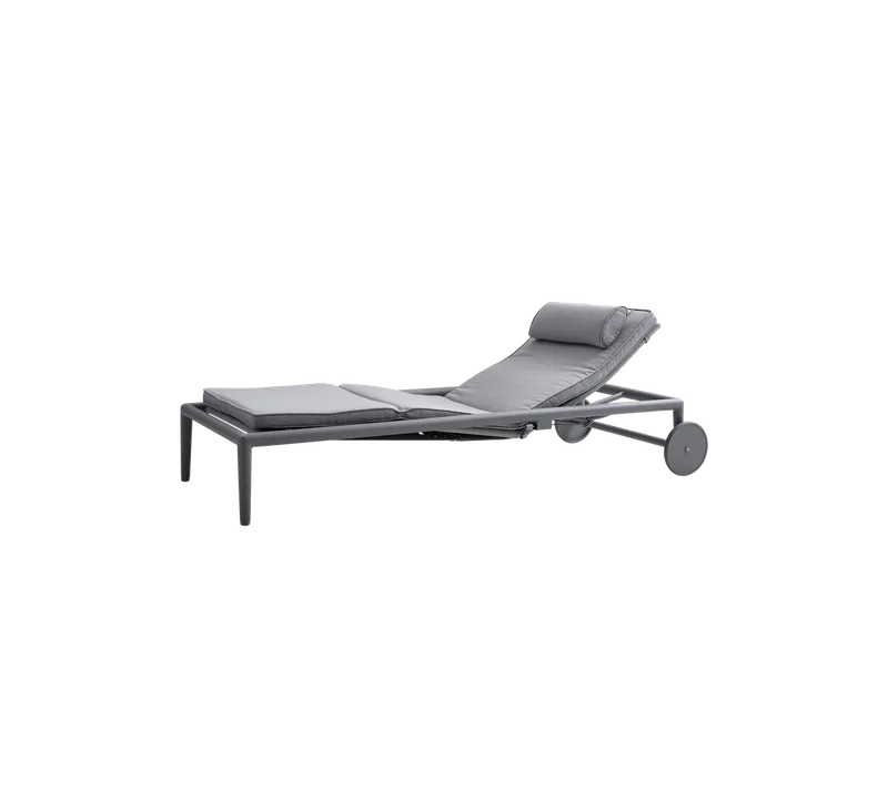 Conic sunbed w/gasspring by Cane-line in Light grey, AirTouch w/QuickDry & Airflow – product photo