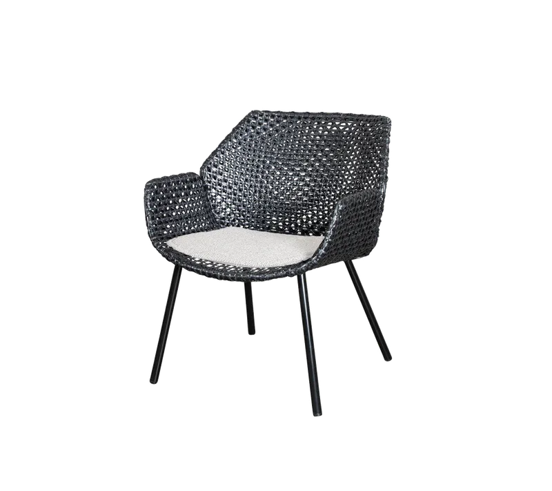 Vibe lounge chair van Cane-line in Black/graphite, small cross peel Weave, Light brown, Wove – productfoto