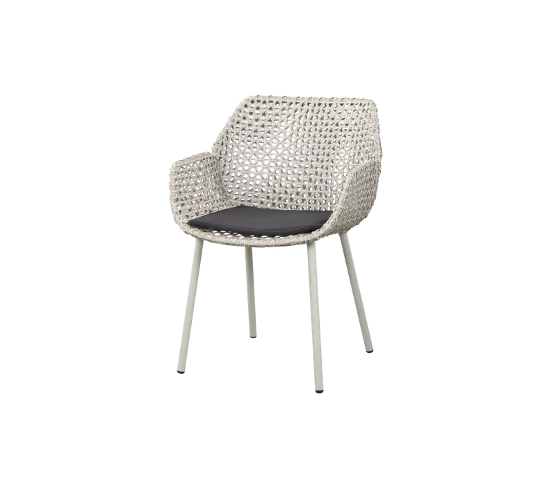 Vibe chair von Cane-line in Sand/dark sand, small cross peel Weave, Black, Natté – Produktfoto
