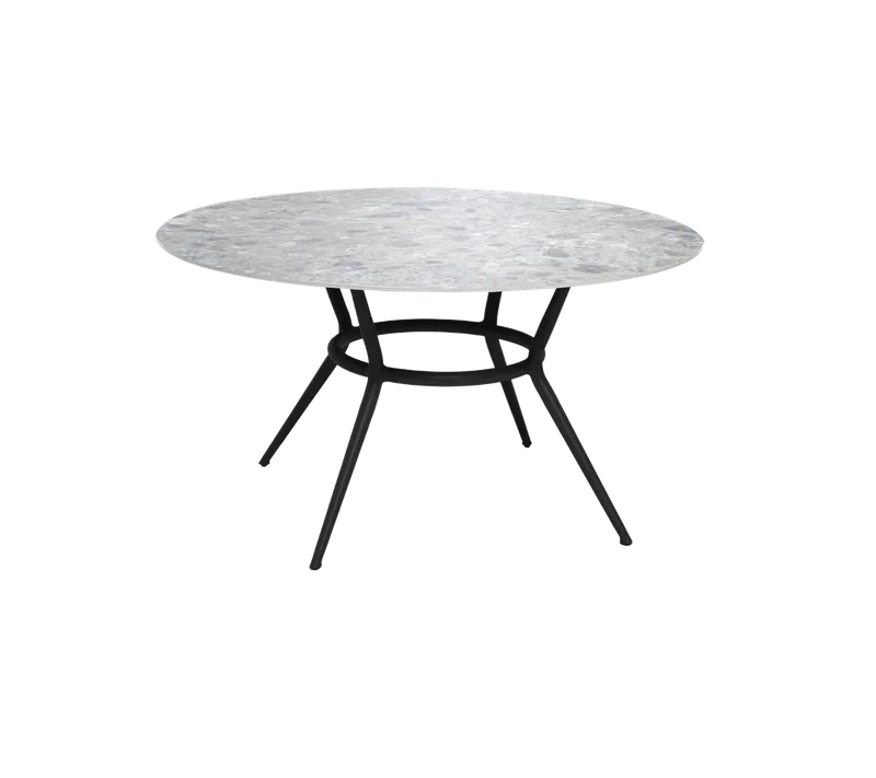 Joy dining table, dia. 144 cm de Cane-line en Lava grey, aluminium, Multi colour, ceramic – photo du produit