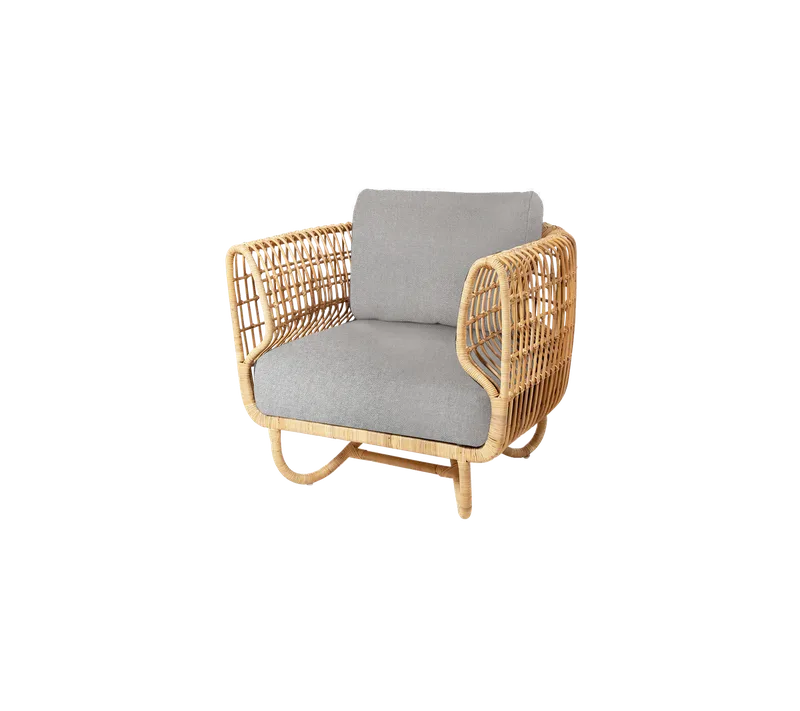 Nest lounge chair von Cane-line in Natural, medium round sticks rattan, Light grey, Essence – Produktfoto