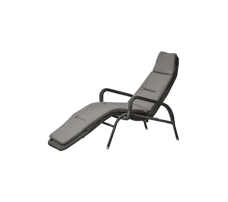 Sunrise sunchair by Cane-line in Graphite, small round Weave, Taupe, Natté w/QuickDry & Airflow – product photo 2 of 2